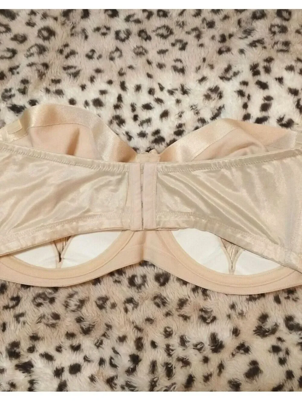 Vanity fair strapless bra New with detachable straps 42DD